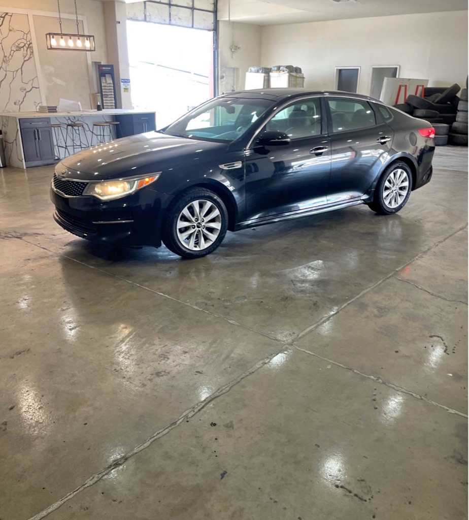 2016 Kia Optima EX's photo