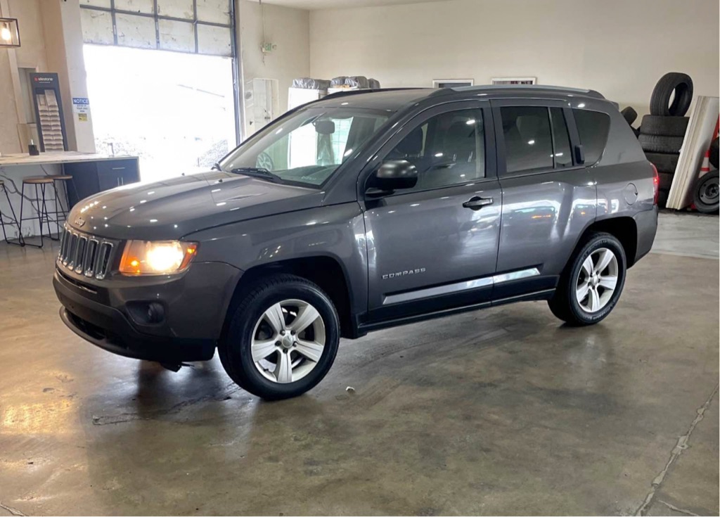 2016 Jeep Compass Sport's photo