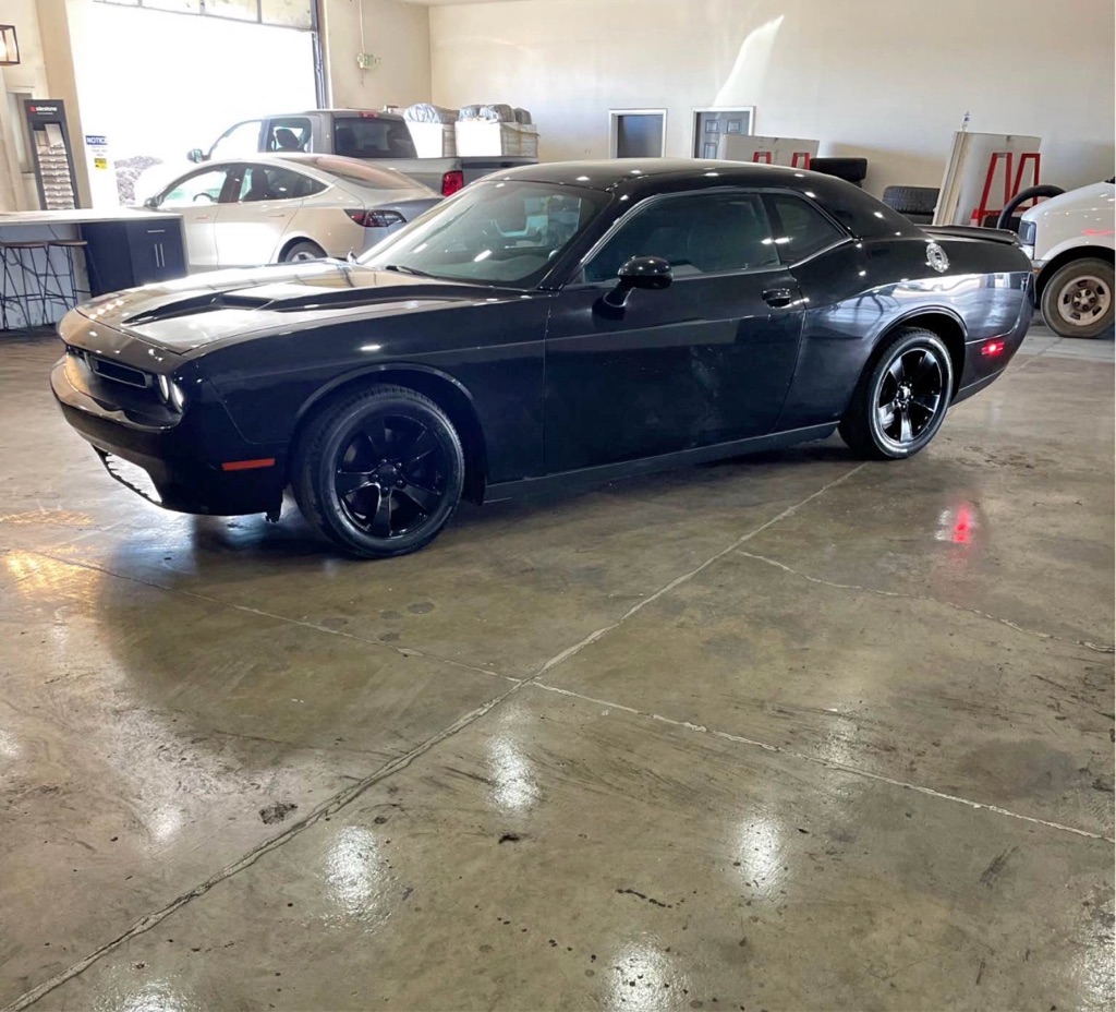 2015 Dodge Challenger SXT's photo