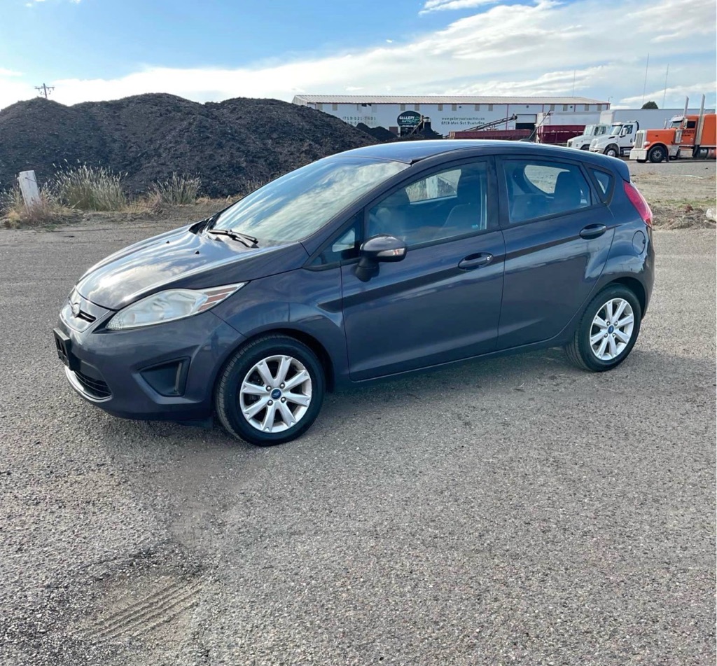 2013 Ford Fiesta SE's photo