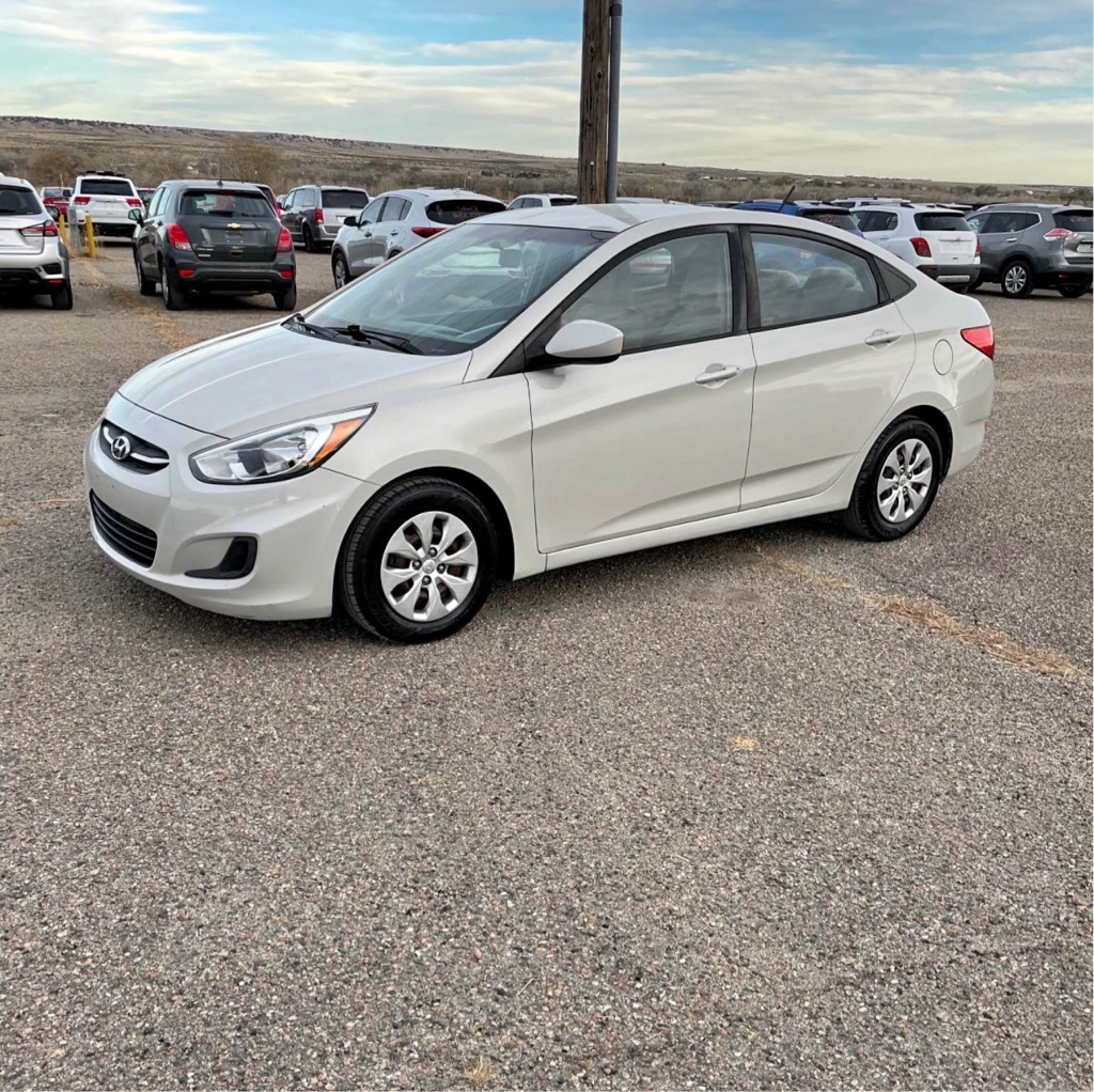 2016 Hyundai Accent SE's photo