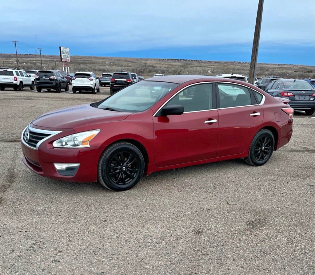 2015 Nissan Altima S's photo