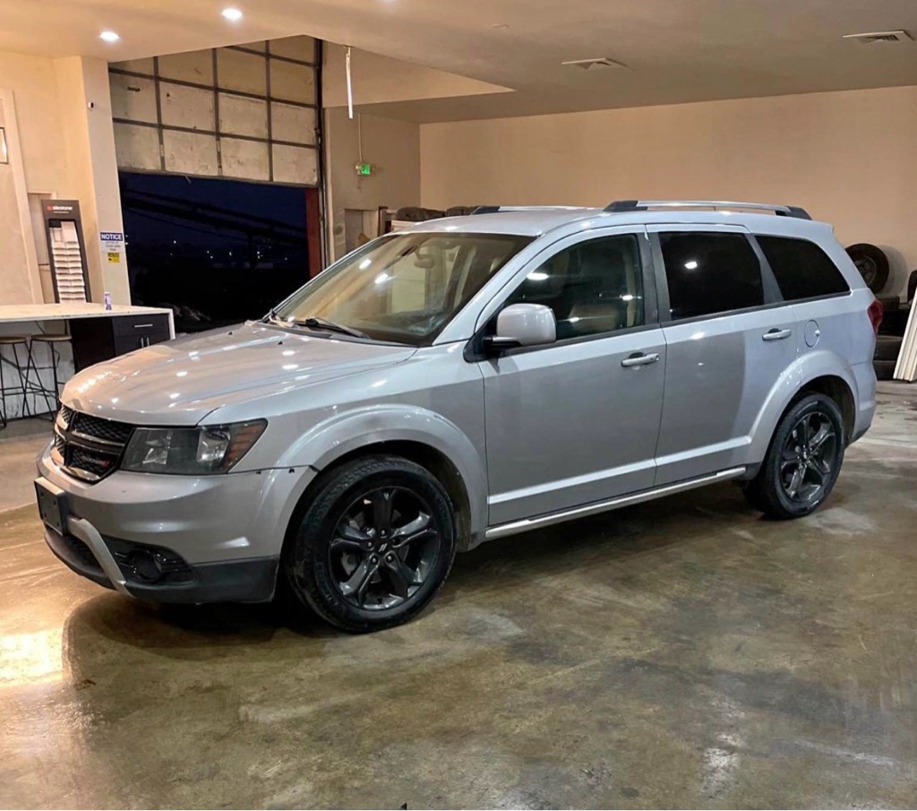 2018 Dodge Journey Crossroad's photo