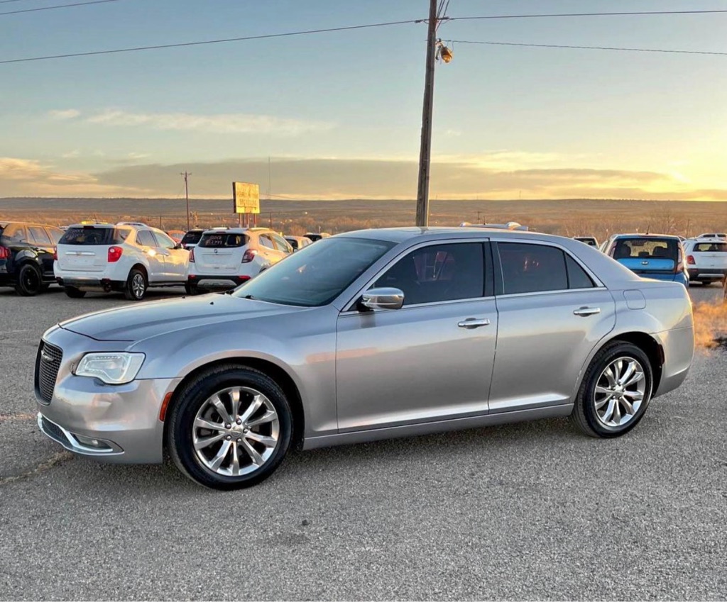 2017 Chrysler 300 C's photo