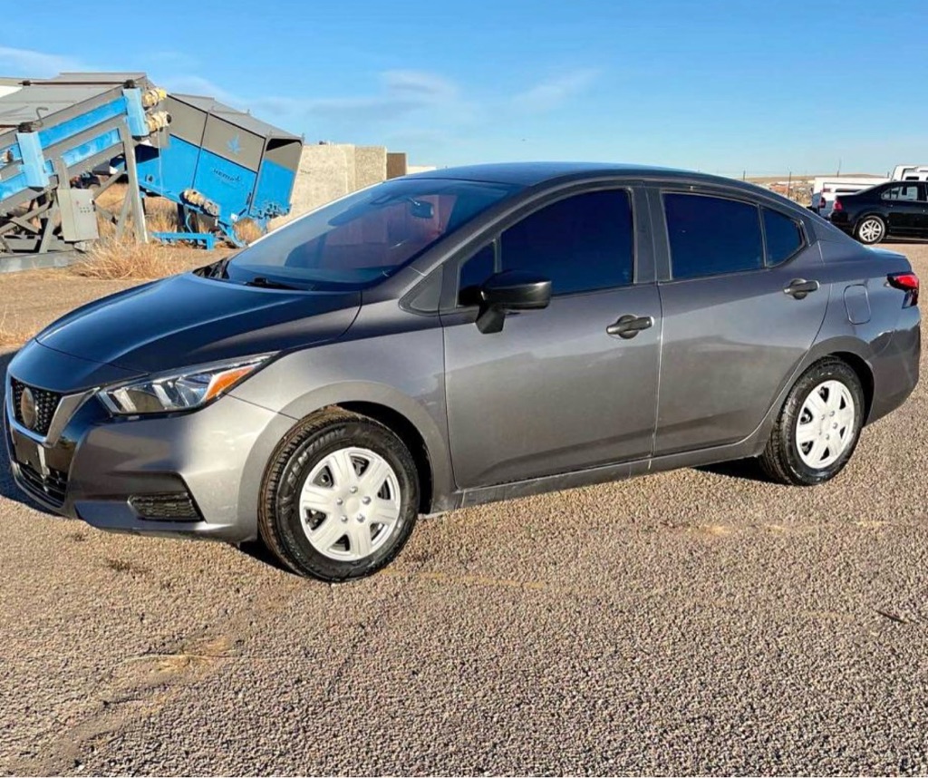 2021 Nissan Versa Sedan S's photo
