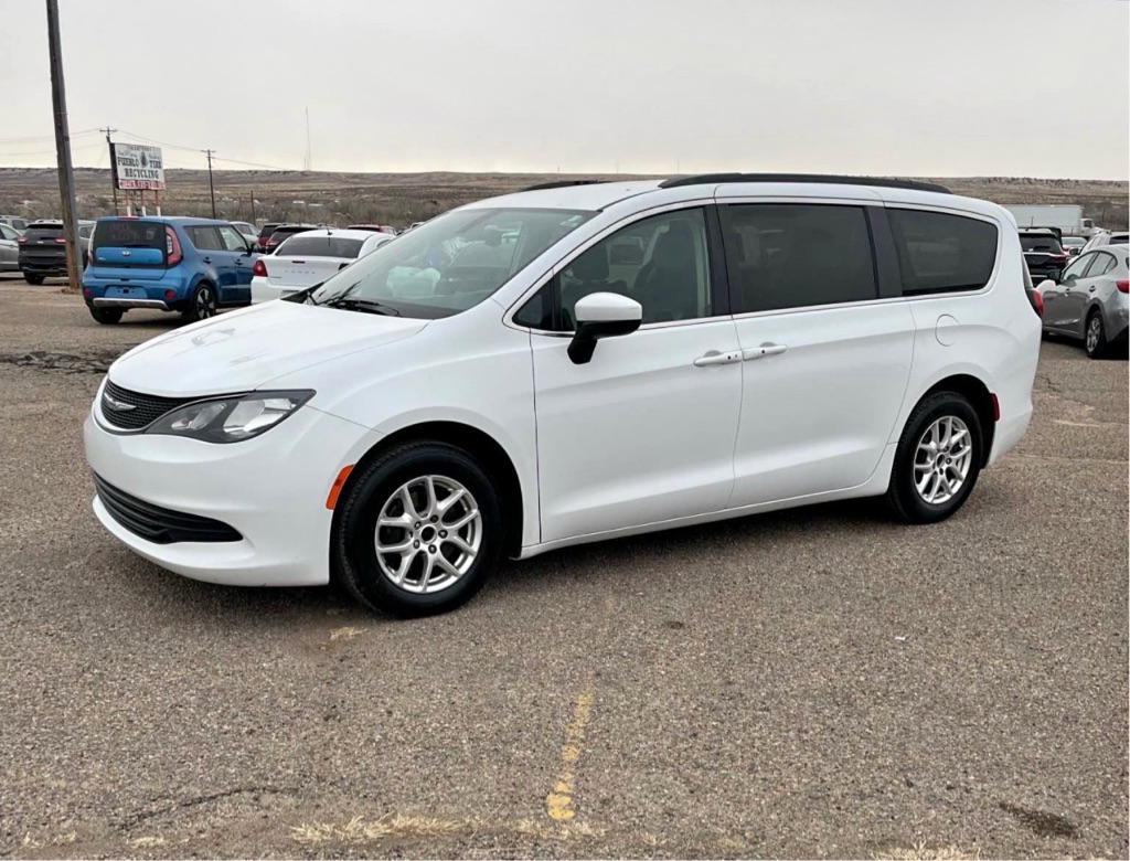 2020 Chrysler Voyager L's photo