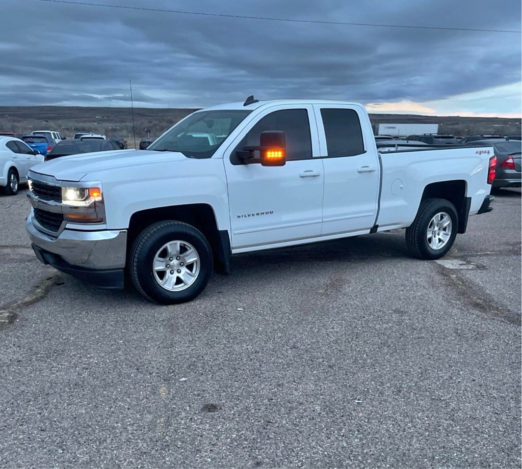 2016 Chevrolet Silverado LT's photo