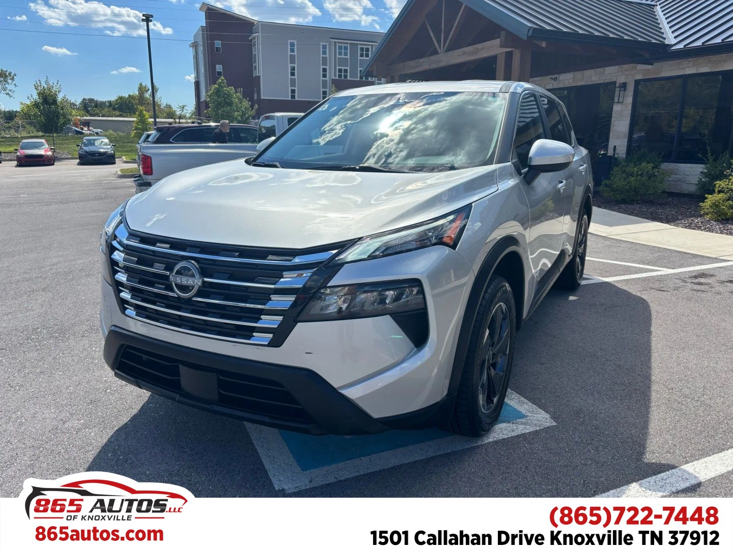 2024 Nissan Rogue SV's photo