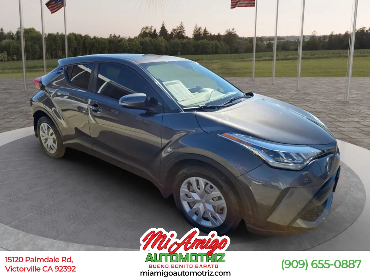 2020 Toyota C-HR LE's photo