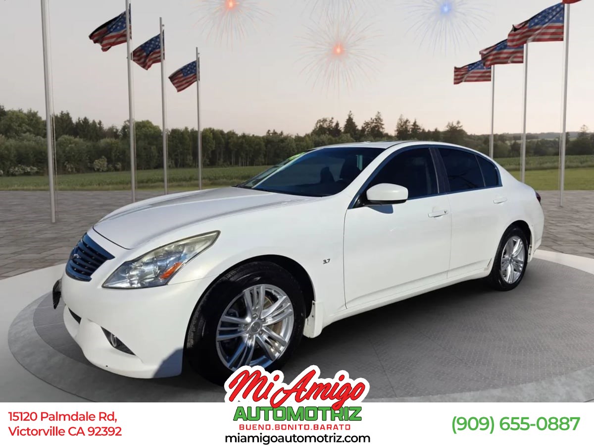 2015 INFINITI Q40 Base