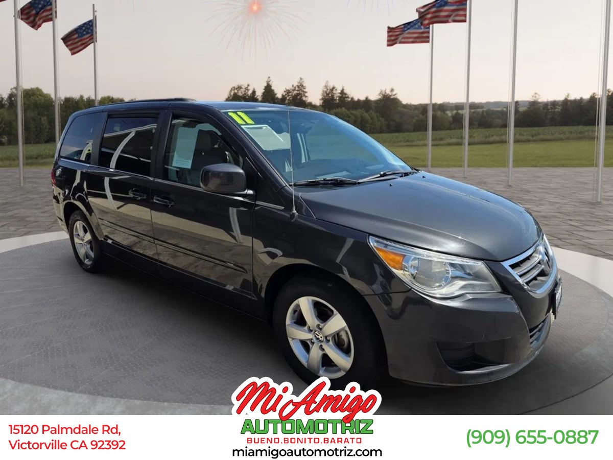 2011 Volkswagen Routan SE