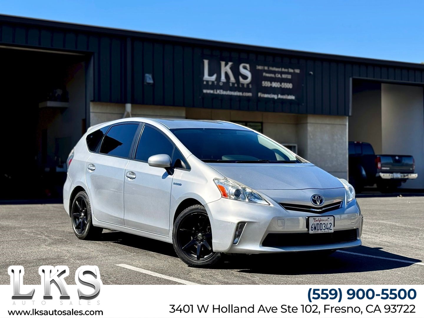 2012 Toyota Prius v Five's photo