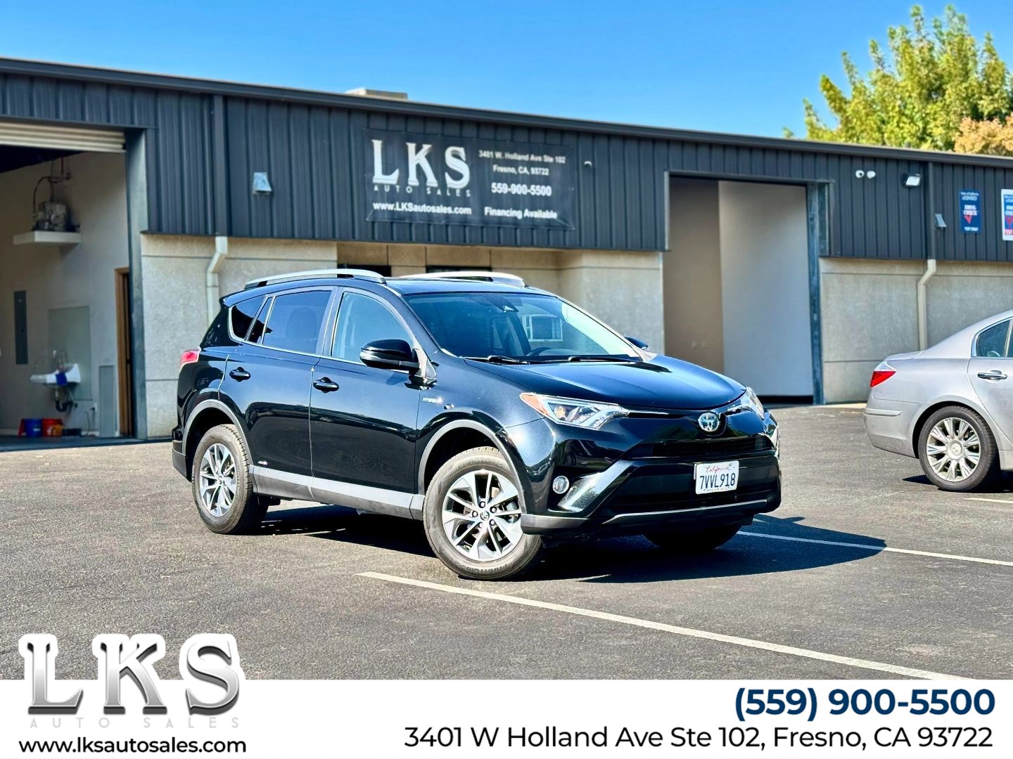 2017 Toyota RAV4 XLE's photo