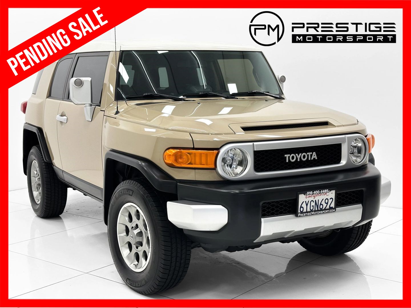 2013 Toyota FJ Cruiser Base's photo