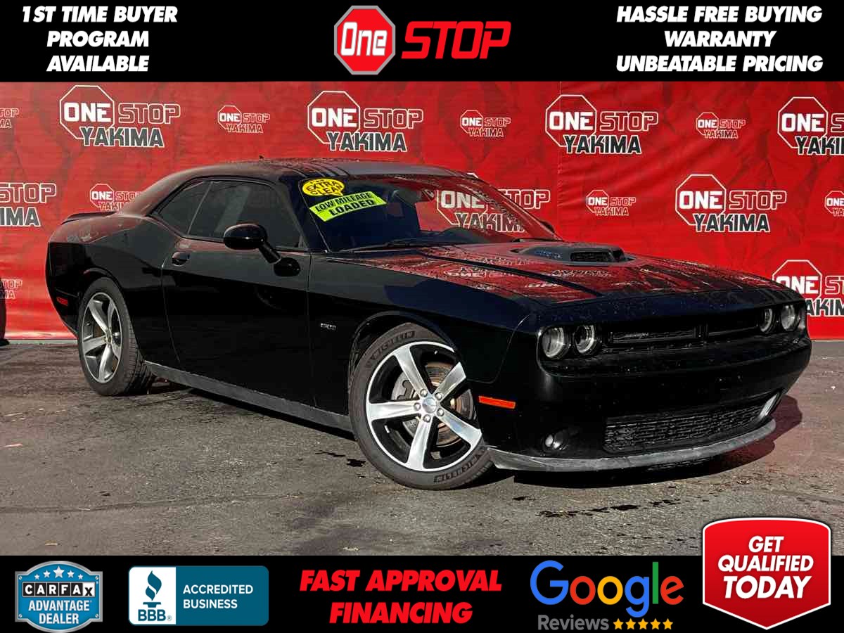 2015 Dodge Challenger R/T's photo