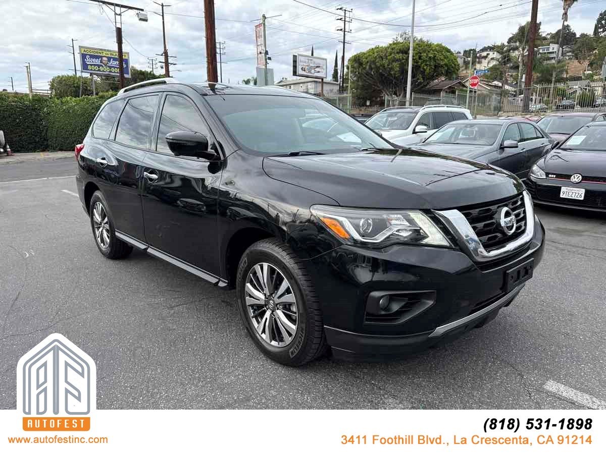 2020 Nissan Pathfinder SL's photo