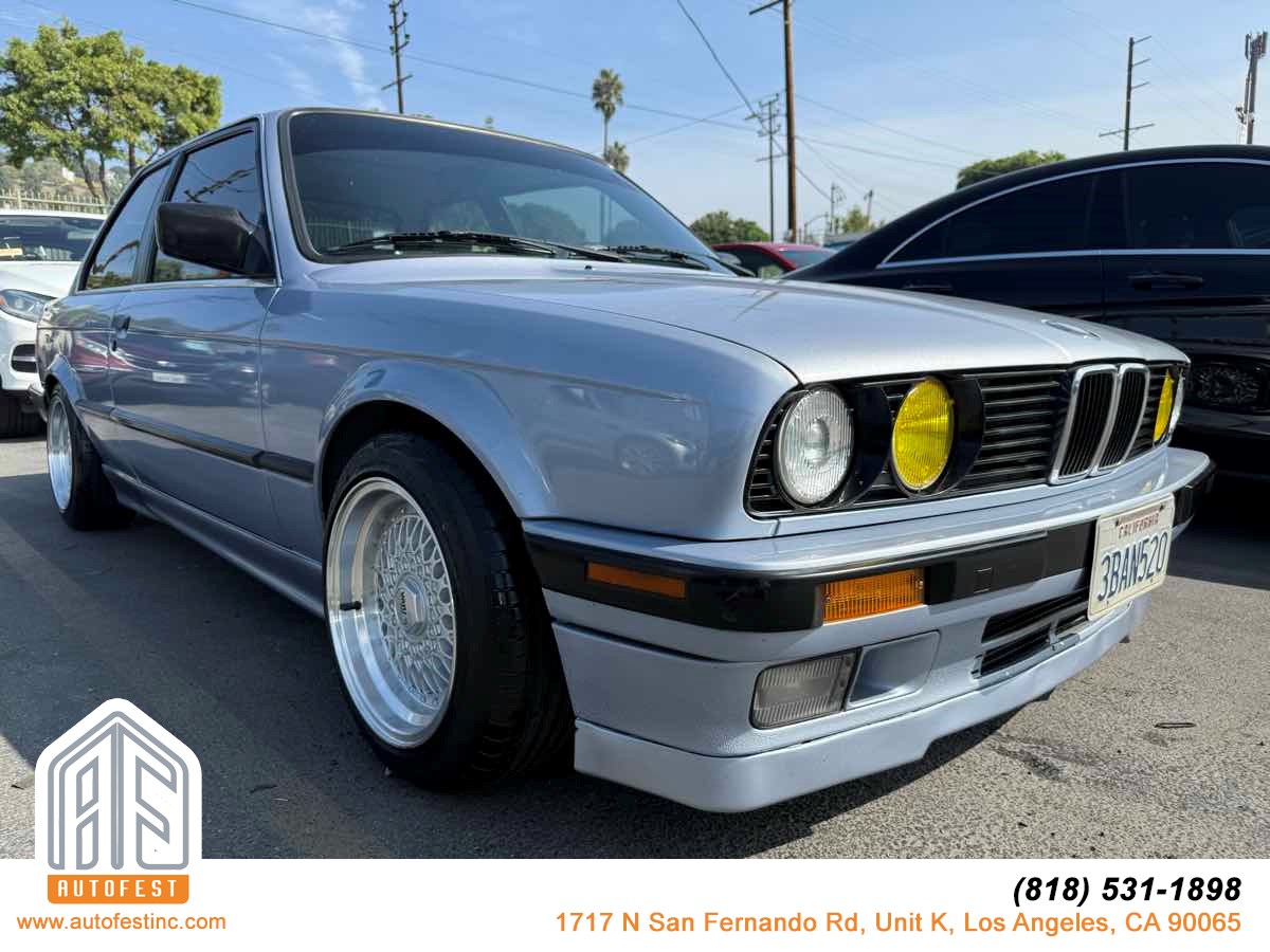 1989 BMW 3 Series's photo