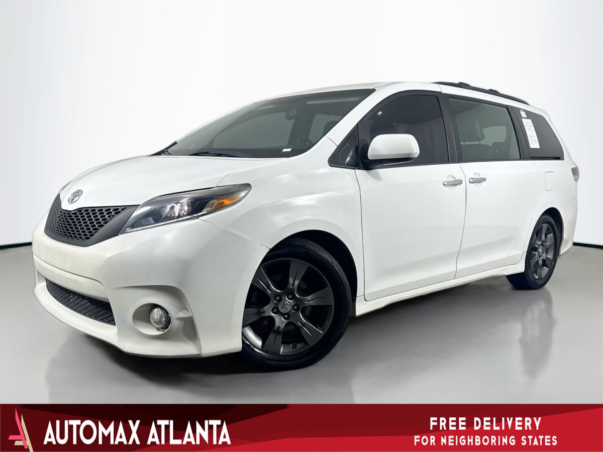 2015 Toyota Sienna SE's photo