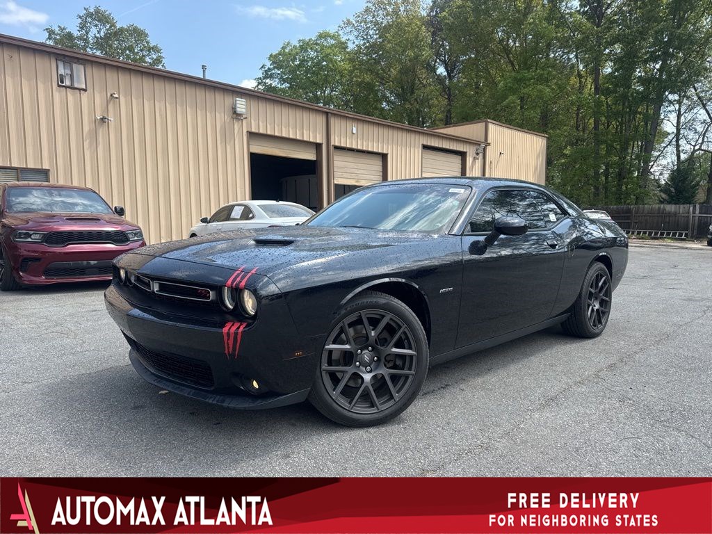 2018 Dodge Challenger R/T's photo