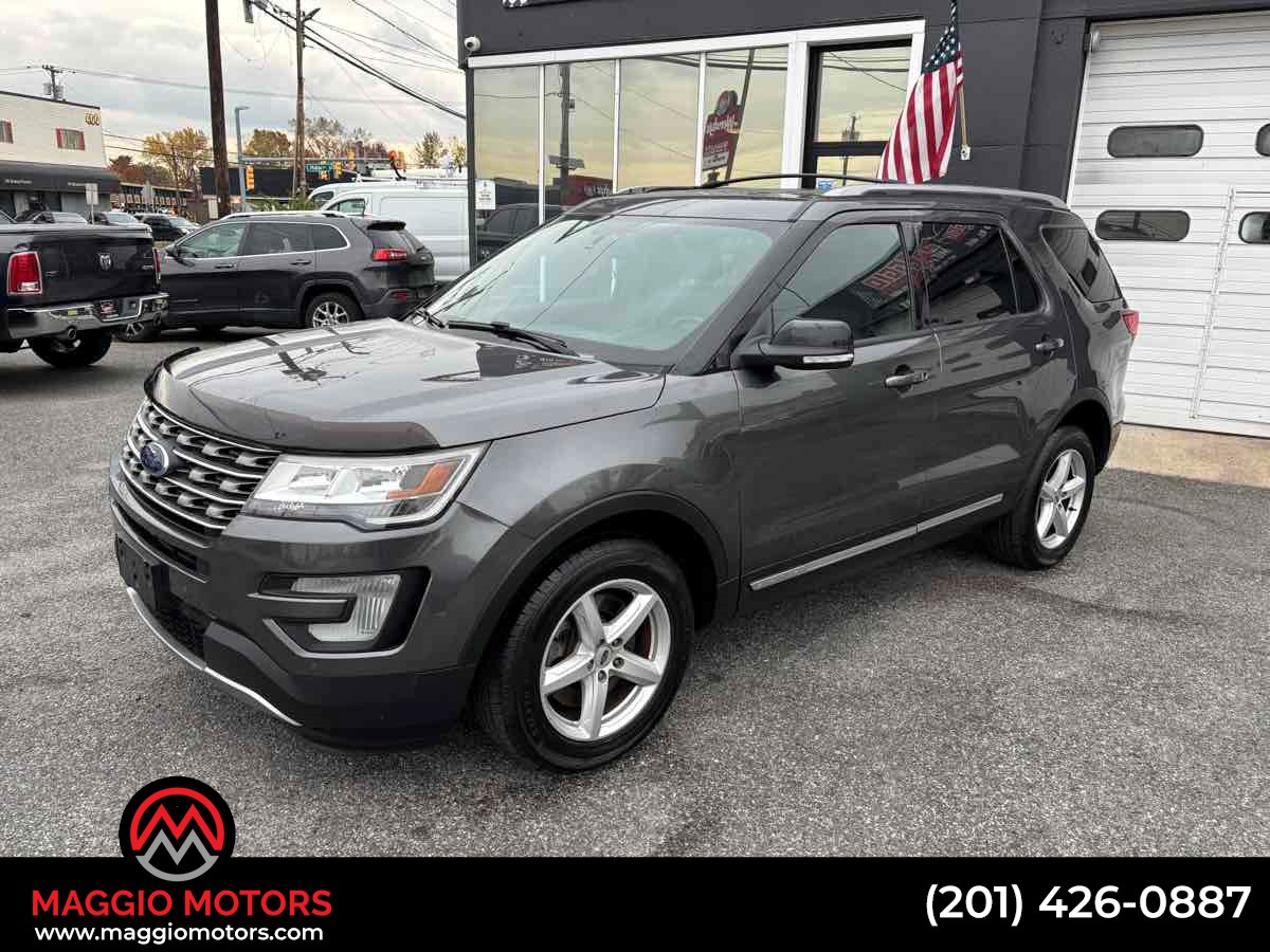 2017 Ford Explorer XLT's photo