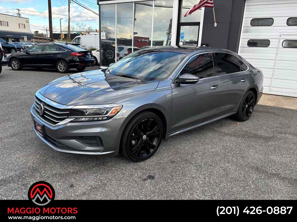 2021 Volkswagen Passat SE's photo