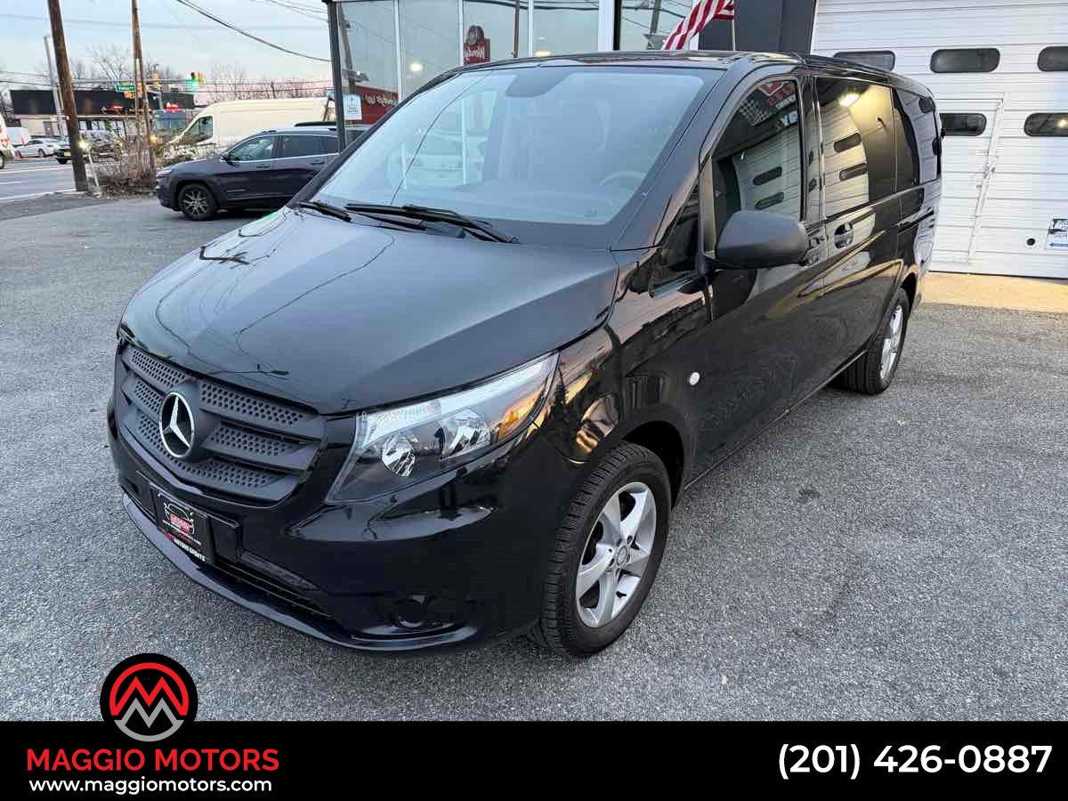 2017 Mercedes-Benz Metris Passenger Van Base