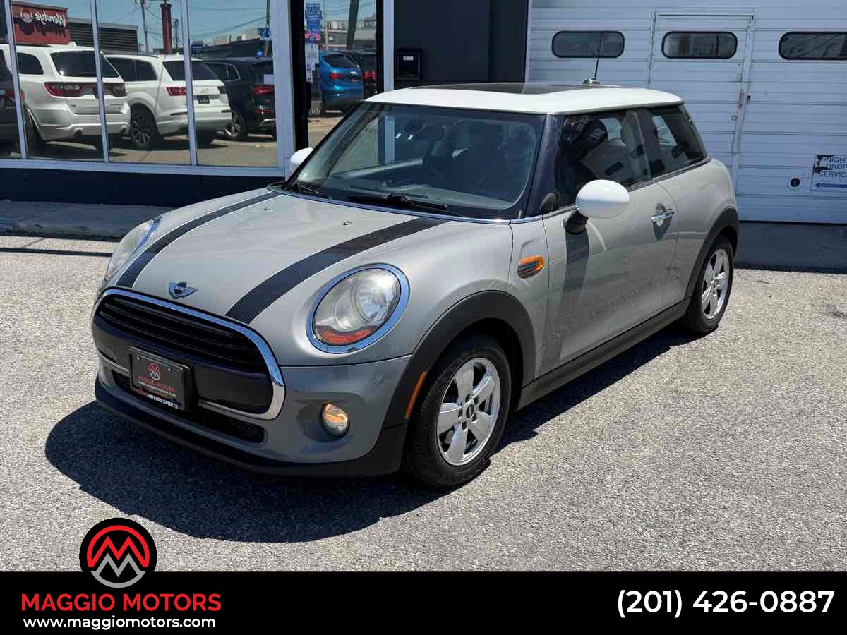 2017 MINI Cooper -'s photo