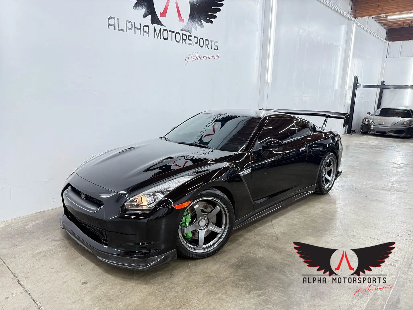 2010 Nissan GT-R Premium's photo