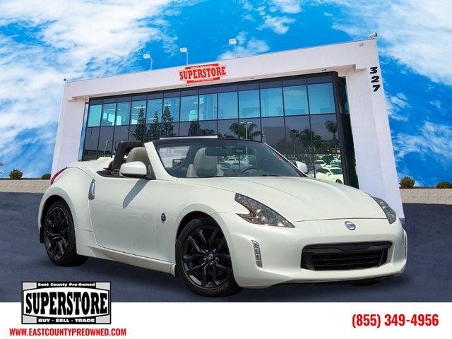 2015 Nissan 370Z Roadster Touring's photo