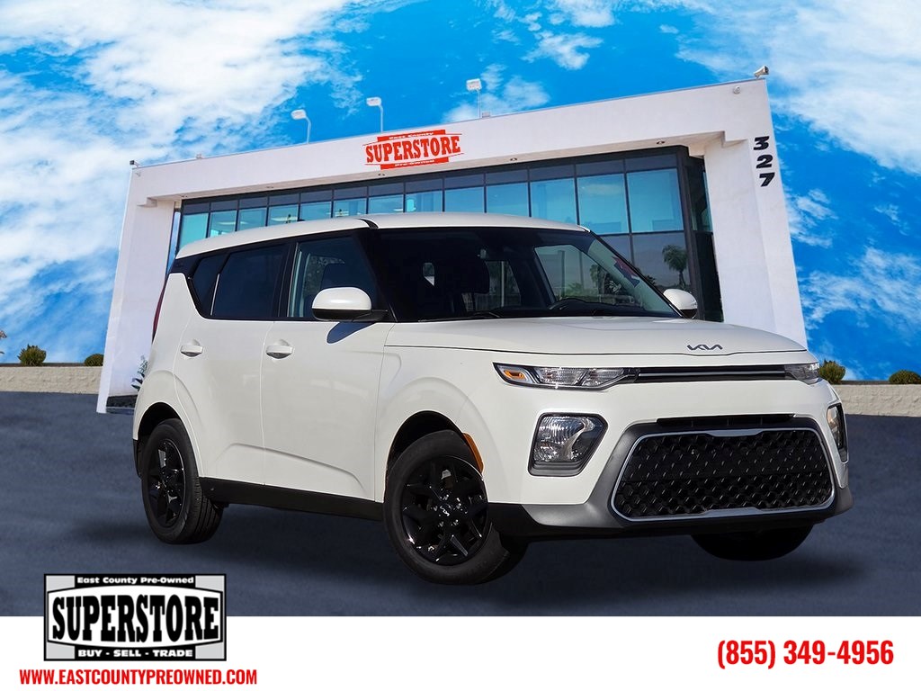 2022 Kia Soul LX's photo