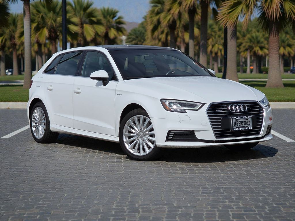 2017 Audi A3 Sportback e-tron Premium Plus