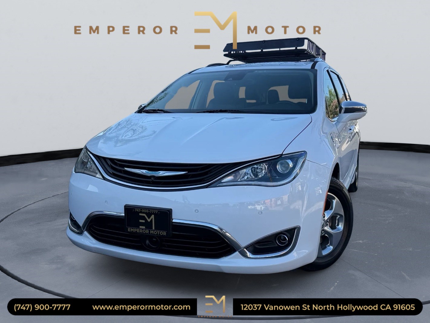2018 Chrysler Pacifica Hybrid Limited's photo