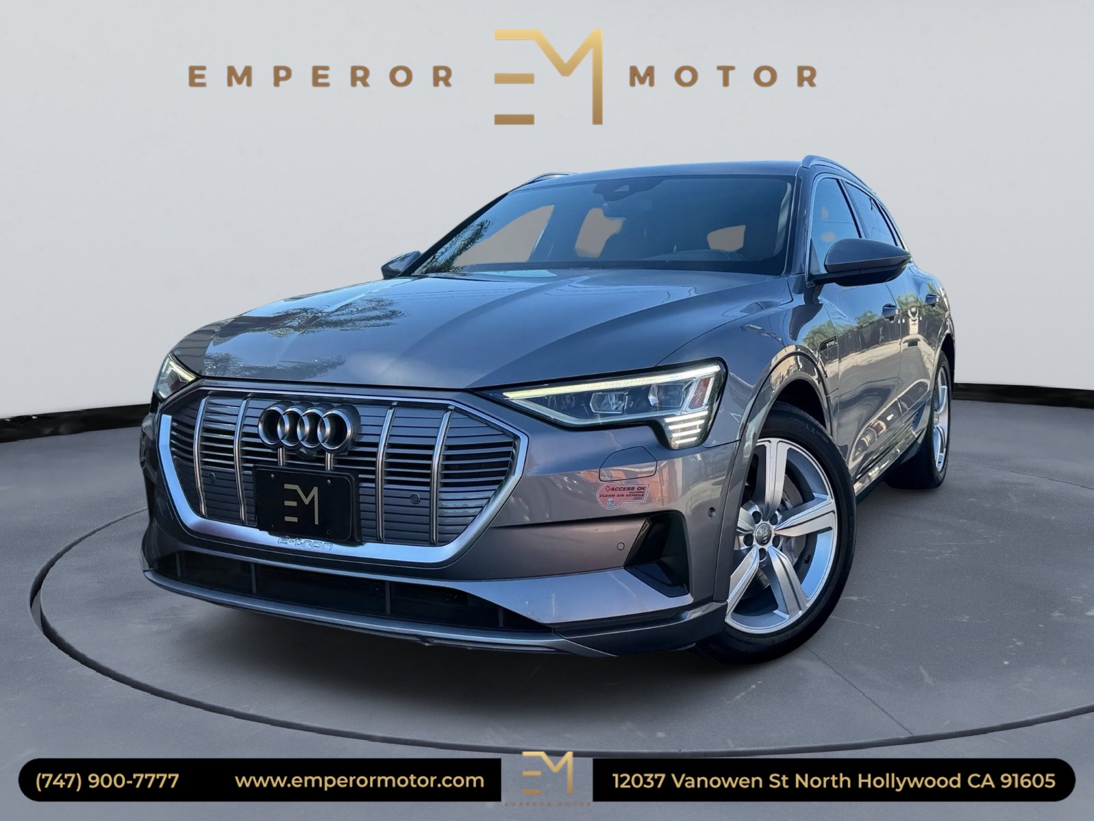 2019 Audi e-tron Premium Plus's photo