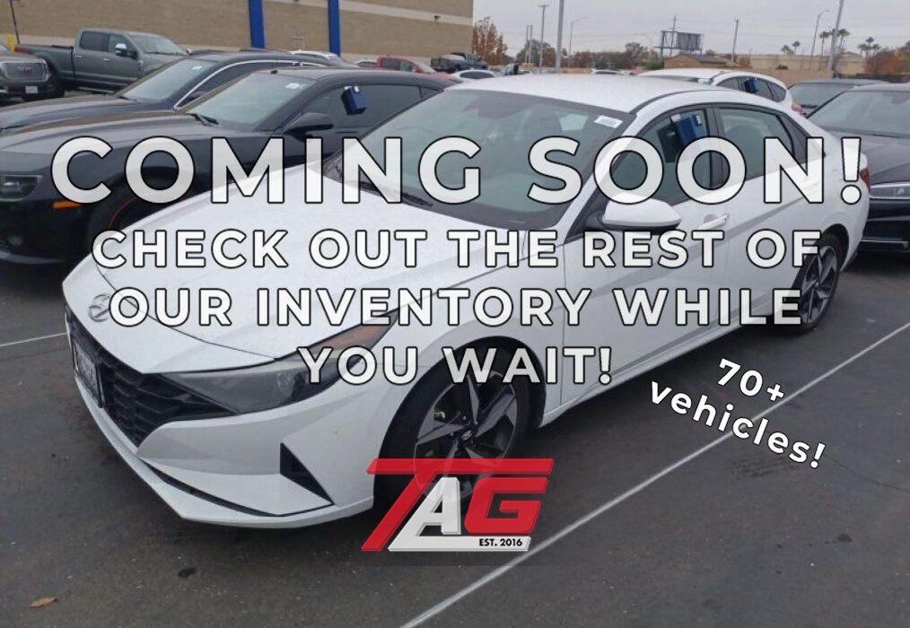 2023 Hyundai Elantra SEL's photo