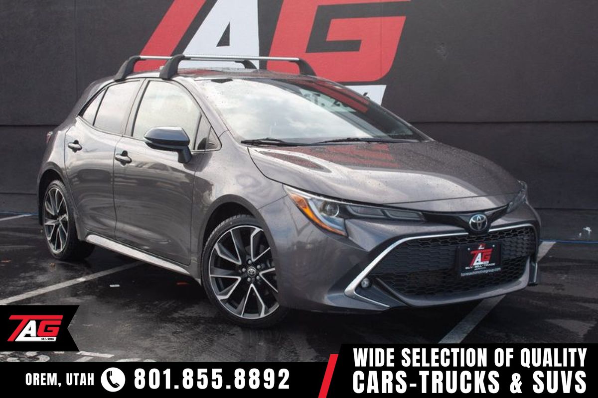 2022 Toyota Corolla Hatchback XSE's photo