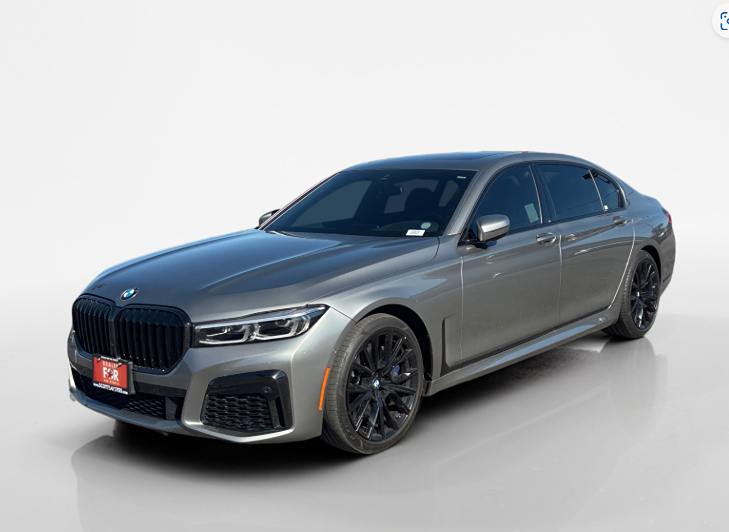 2022 BMW 7 Series 740's photo
