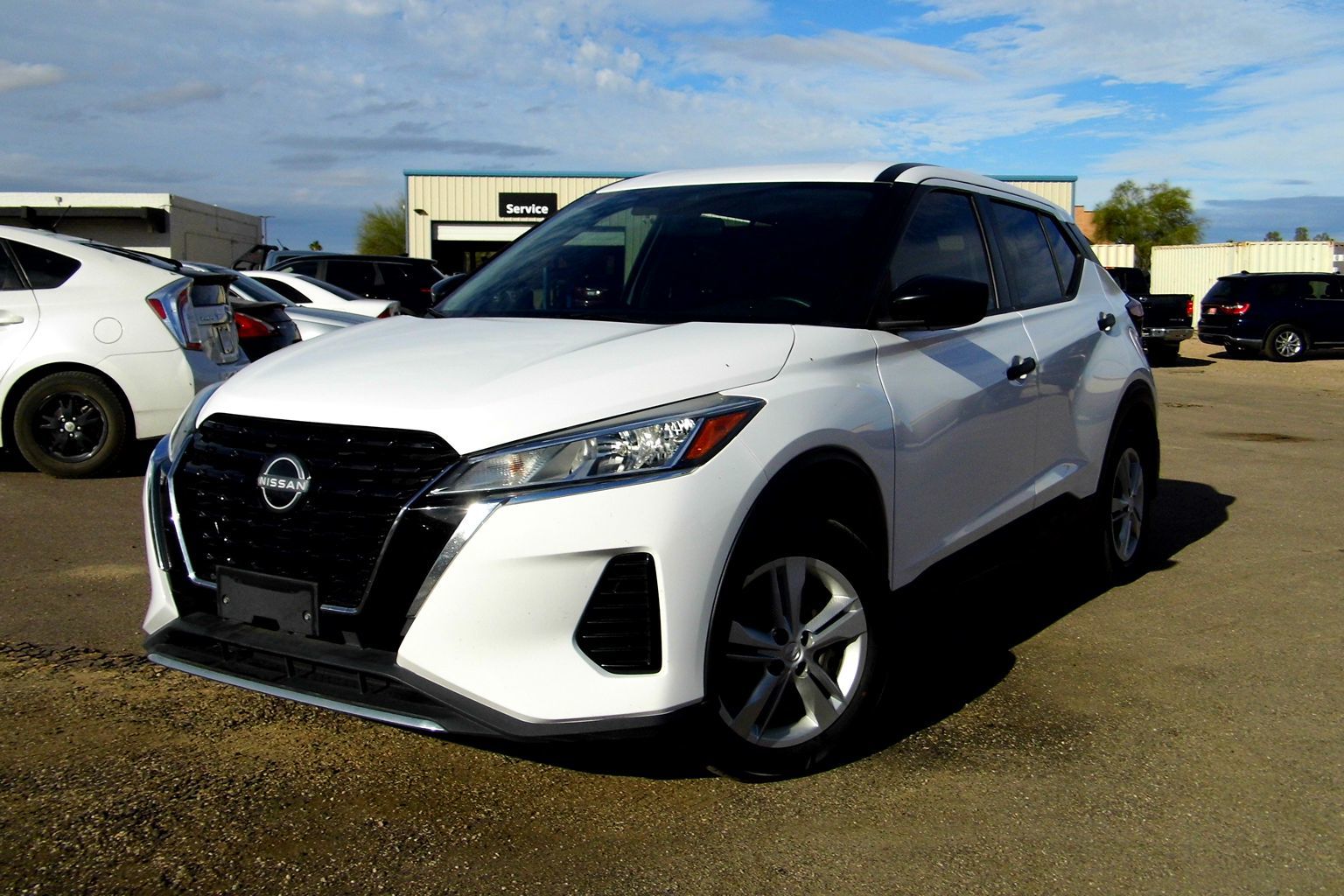 2022 Nissan Kicks S's photo