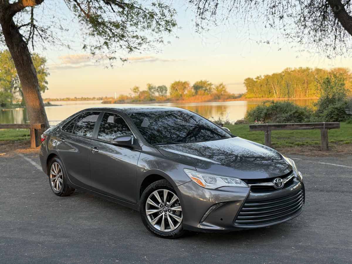 2016 Toyota Camry XLE