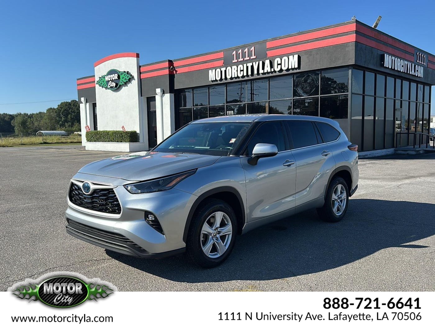 2024 Toyota Highlander LE's photo