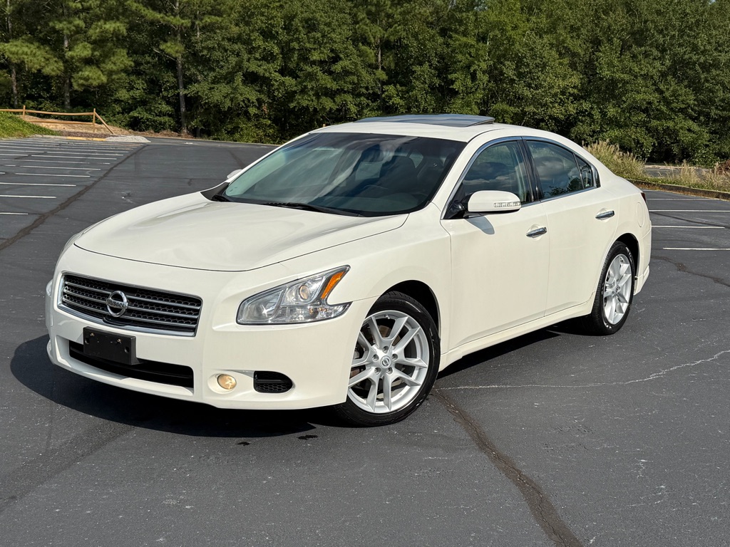 2010 Nissan Maxima S's photo