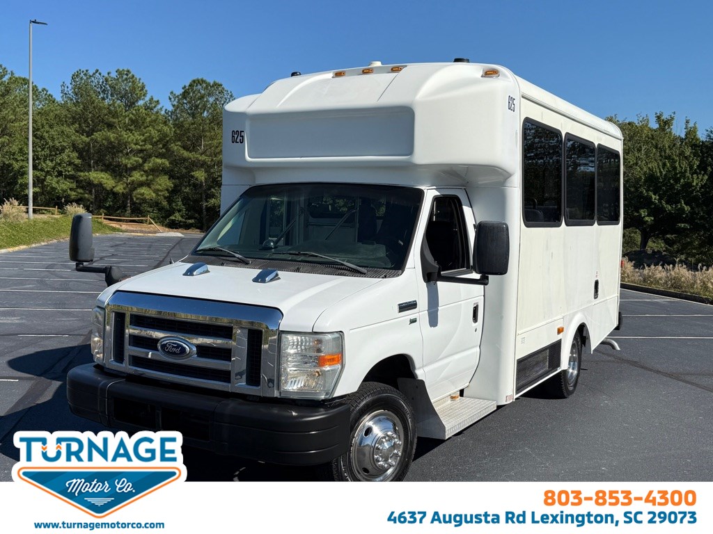 2015 Ford E-Series Cutaway Base's photo