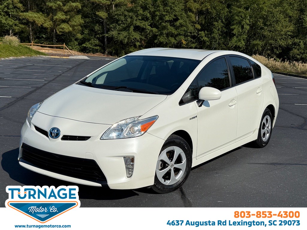 2013 Toyota Prius Three's photo