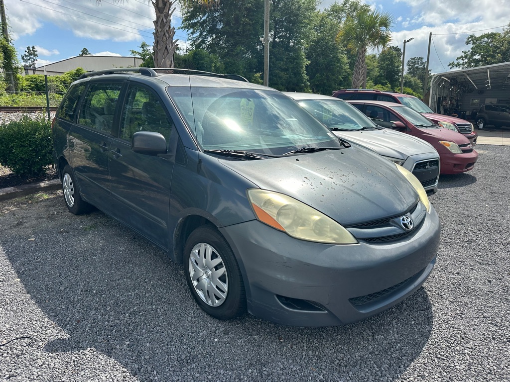 2006 Toyota Sienna LE's photo