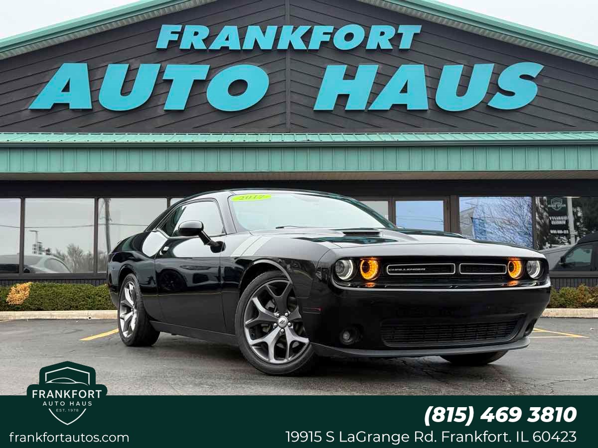 2017 Dodge Challenger SXT Plus