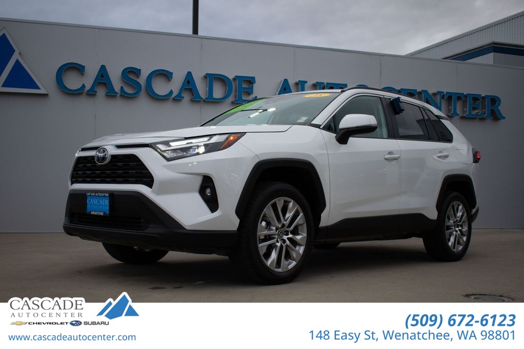 2025 Toyota RAV4 XLE Premium