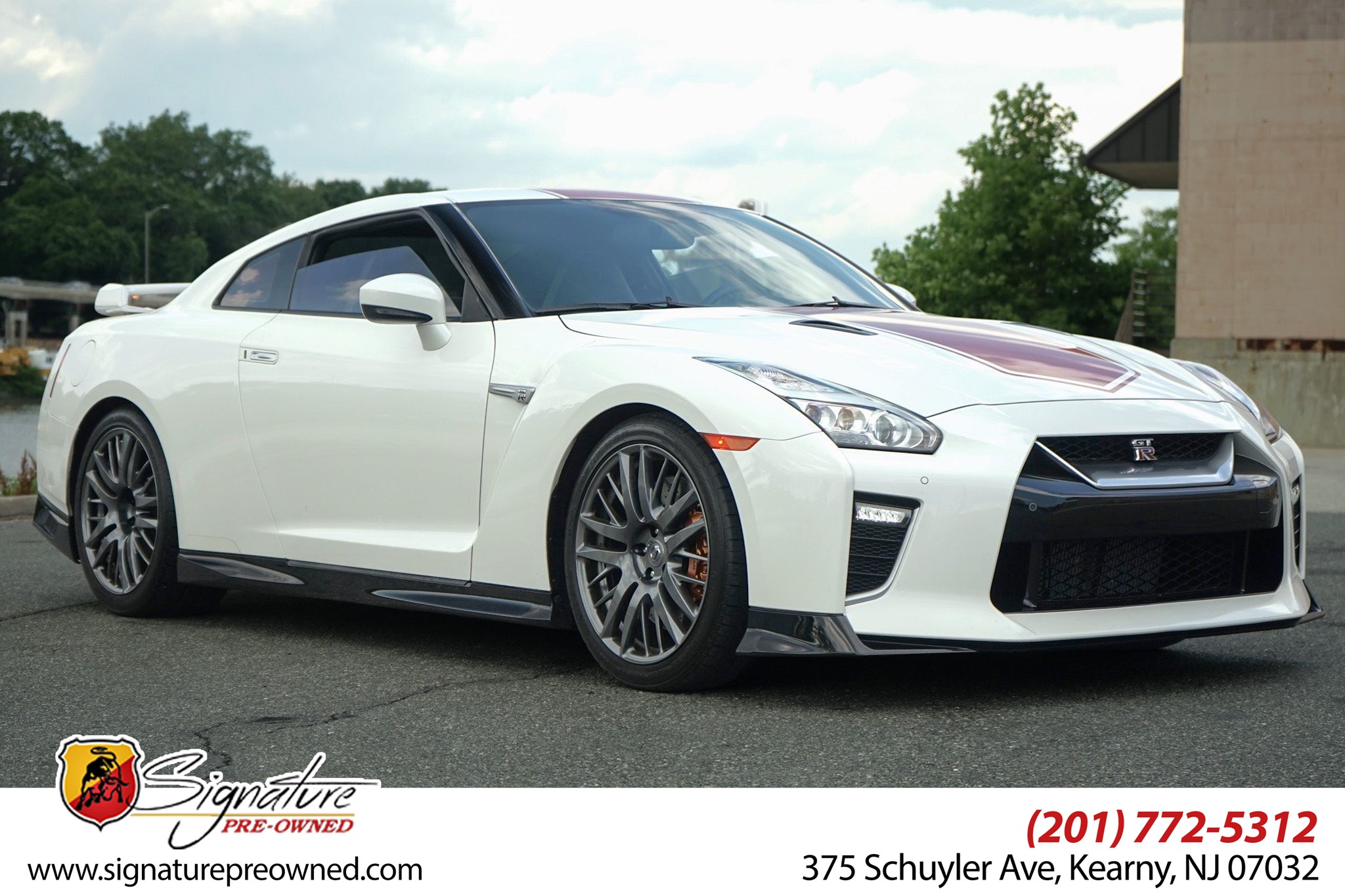 2020 Nissan GT-R Premium's photo