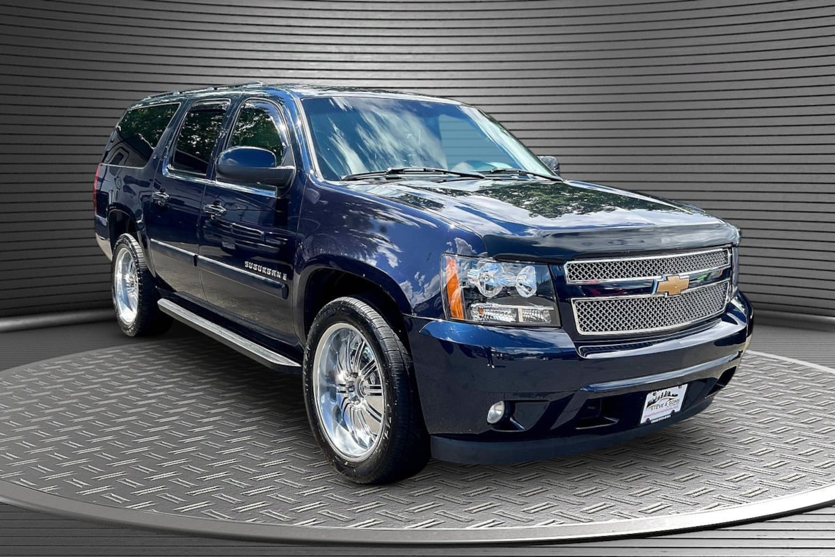 2008 Chevrolet Suburban 4WD 1500 w/LT's photo