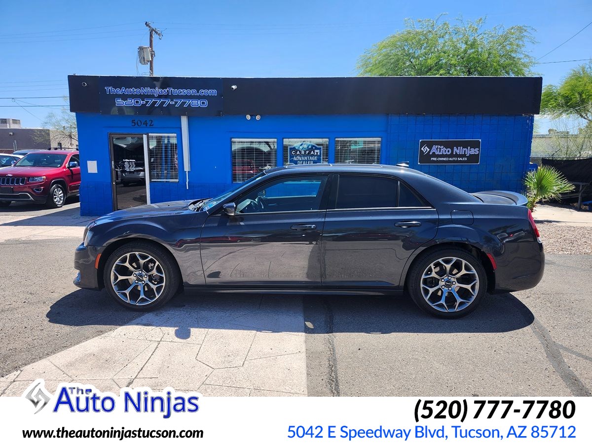 2018 Chrysler 300 S's photo