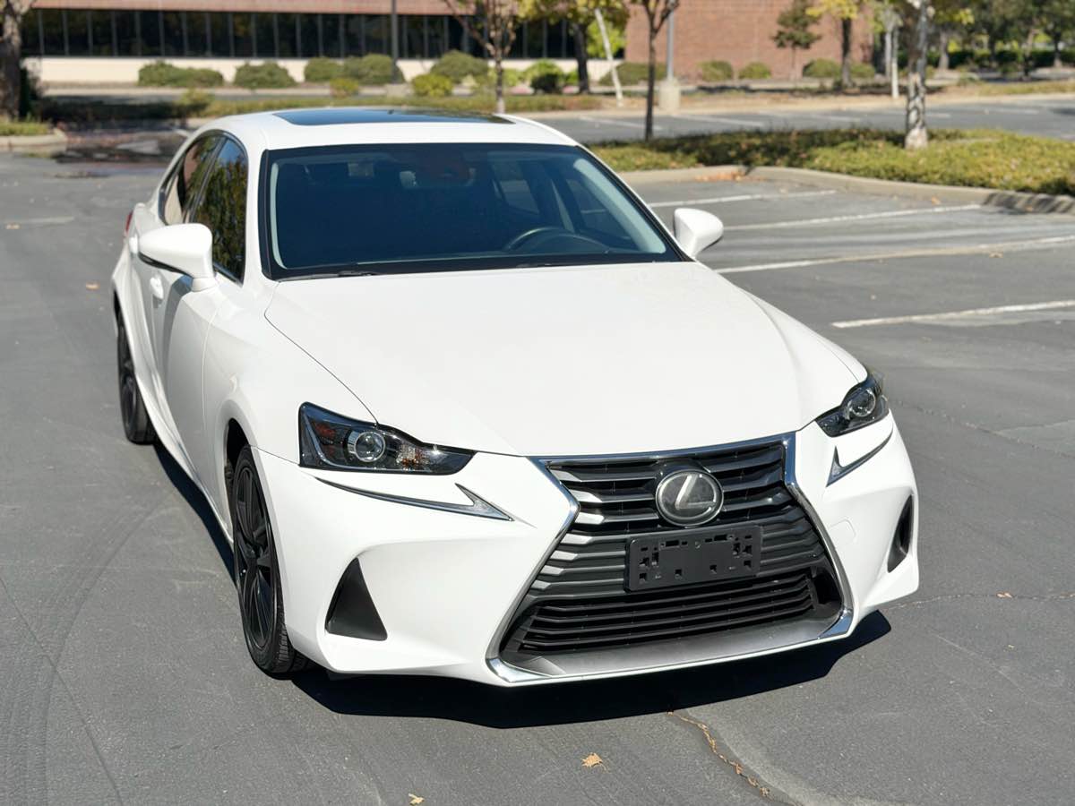 2019 Lexus IS