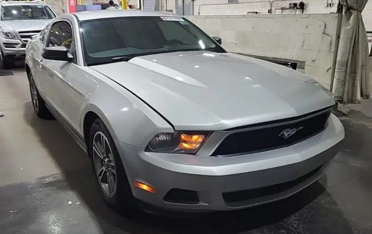 2010 Ford Mustang V6